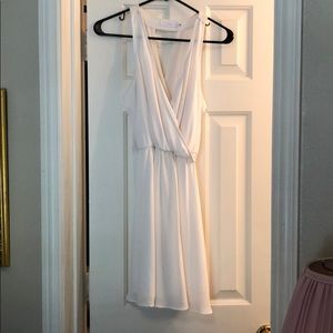 Beautiful white dress!